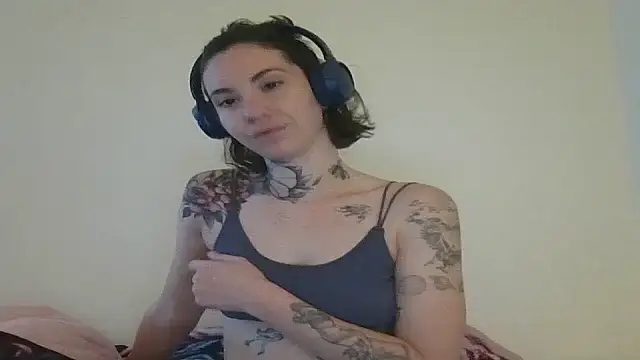 Dirty Pink online show from March 20, 2026, 9:32 am