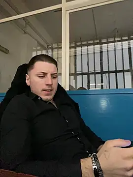 Snapshot of allee2206 chatting on March 1, 2026, 6:13 am allee2206 online show from March 1, 2026, 6:13 am