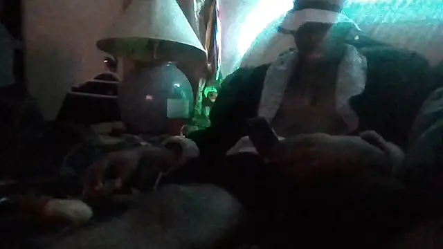 Snapshot of LiveeNunkutt chatting on January 13, 2026, 10:41 am LiveeNunkutt online show from January 13, 2026, 10:41 am