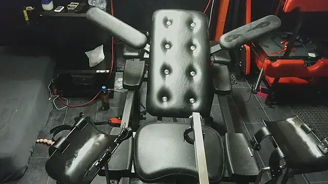 ashleyandtommy1 online show from January 11, 2026, 8:38 pm