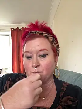 BustyRedxx online show from June 14, 2026, 3:57 pm