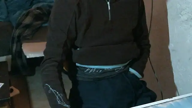 Snapshot of Renard0909 chatting on January 13, 2026, 9:24 am Renard0909 online show from January 13, 2026, 9:24 am