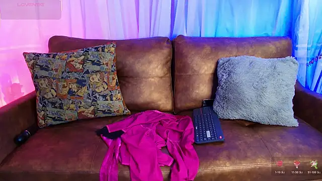 Snapshot of _ttaylor_ chatting on January 19, 2026, 12:53 pm ttaylor online show from January 19, 2026, 12:53 pm