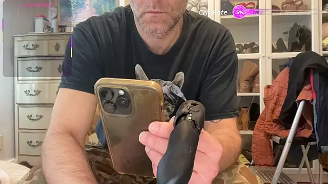 Snapshot of wolverinedream chatting on February 18, 2026, 6:15 pm wolverinedream online show from February 18, 2026, 6:15 pm