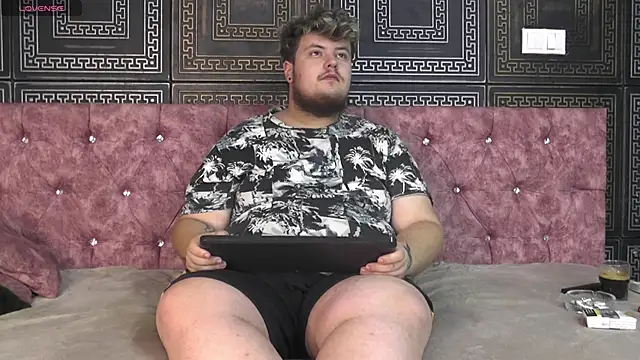 XavierMax online show from January 13, 2026, 6:06 am