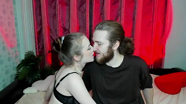 Snapshot of swiity_room_ chatting on April 8, 2026, 6:53 pm swiity room online show from April 8, 2026, 6:53 pm