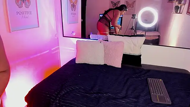 Snapshot of Isabella_Belmont chatting on January 6, 2026, 9:19 pm Isabella Belmont online show from January 6, 2026, 9:19 pm