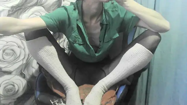 Snapshot of _wolfxsnowy_ chatting on February 12, 2026, 2:50 pm wolfxsnowy online show from February 12, 2026, 2:50 pm