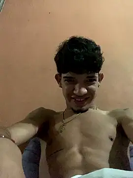 tubebesote0912 online show from January 11, 2026, 2:40 am