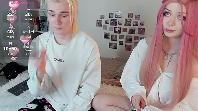 SweetheartsFriends online show from May 13, 2026, 12:28 am