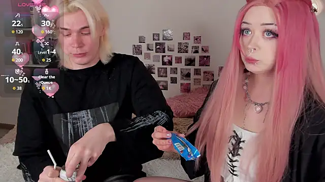 SweetheartsFriends online show from May 15, 2026, 1:58 am