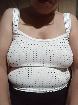 Snapshot of Agnes-baby chatting on June 3, 2026, 10:36 pm Agnes-baby online show from June 3, 2026, 10:36 pm
