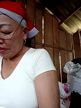 Snapshot of Agnes-baby chatting on May 12, 2026, 5:59 am Agnes-baby online show from May 12, 2026, 5:59 am