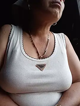 Snapshot of Agnes-baby chatting on July 2, 2026, 10:38 pm Agnes-baby online show from July 2, 2026, 10:38 pm