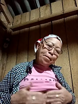 Snapshot of Agnes-baby chatting on February 1, 2026, 11:36 pm Agnes-baby online show from February 1, 2026, 11:36 pm