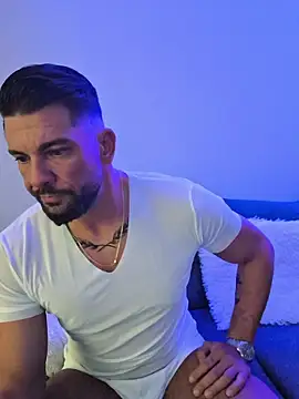 Snapshot of Angelo_33 chatting on February 6, 2026, 8:05 pm Angelo 33 online show from February 6, 2026, 8:05 pm