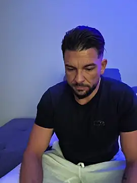 Snapshot of Angelo_33 chatting on February 9, 2026, 8:29 pm Angelo 33 online show from February 9, 2026, 8:29 pm