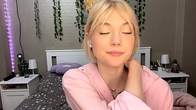 LlsabethHaze online show from February 7, 2026, 2:03 pm