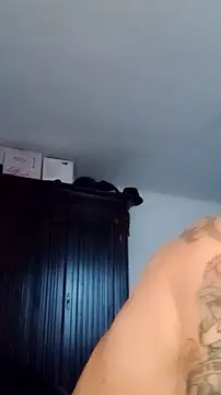 Snapshot of Der_Schoene_Penis chatting on January 13, 2026, 9:02 am Der Schoene Penis online show from January 13, 2026, 9:02 am