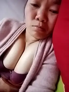 Snapshot of YINA-6969 chatting on January 13, 2026, 3:38 pm YINA-6969 online show from January 13, 2026, 3:38 pm