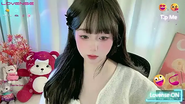 Snapshot of CLaire-5 chatting on February 18, 2026, 7:06 am CLaire-5 online show from February 18, 2026, 7:06 am