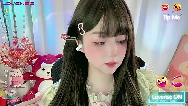 Snapshot of CLaire-5 chatting on February 25, 2026, 1:55 pm CLaire-5 online show from February 25, 2026, 1:55 pm