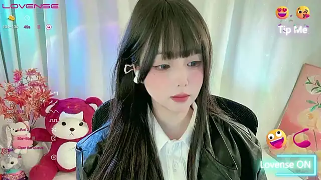 Snapshot of CLaire-5 chatting on March 4, 2026, 1:13 am CLaire-5 online show from March 4, 2026, 1:13 am