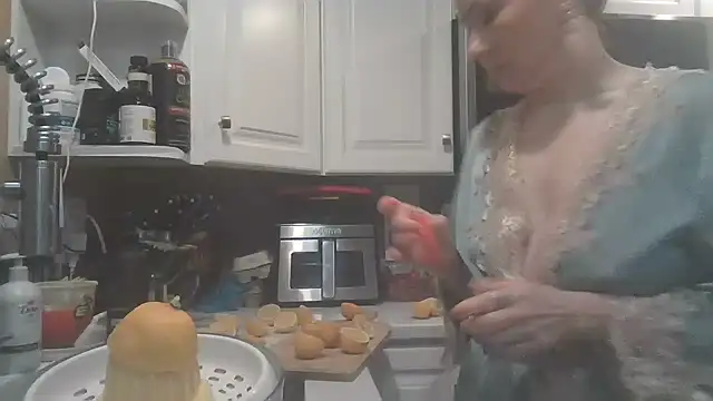 Felarune online show from February 25, 2026, 5:18 am