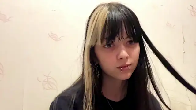 VeraDaisy online show from February 12, 2026, 6:29 pm