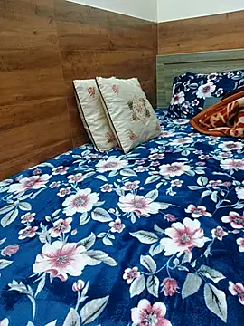 yourslovee online show from January 13, 2026, 5:28 pm