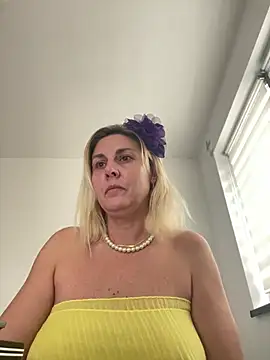 Amelia9798 online show from January 16, 2026, 8:29 am