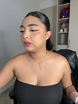 Snapshot of SASHASTRADA_ chatting on February 17, 2026, 10:29 pm SASHASTRADA online show from February 17, 2026, 10:29 pm