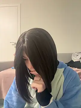 Lily Lii online show from January 15, 2026, 1:47 pm