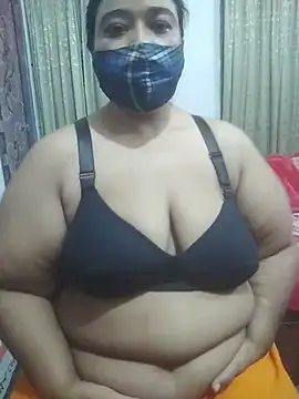 momo loves online show from March 6, 2026, 6:25 pm