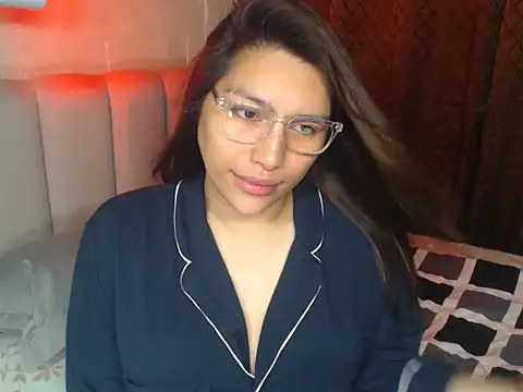 Snapshot of HeatWithHolly chatting on February 5, 2026, 12:23 pm HeatWithHolly online show from February 5, 2026, 12:23 pm