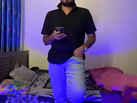 Snapshot of Ruthless_guyy chatting on February 13, 2026, 7:03 pm Ruthless guyy online show from February 13, 2026, 7:03 pm