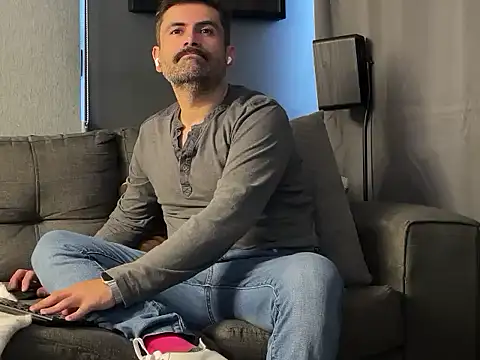 LukasMackenna online show from May 24, 2026, 12:49 pm