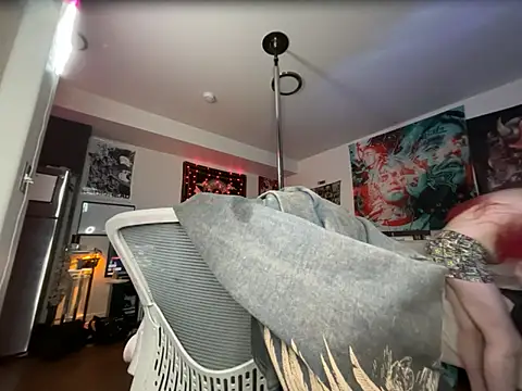 Snapshot of elohwelll chatting on January 13, 2026, 7:23 am elohwelll online show from January 13, 2026, 7:23 am