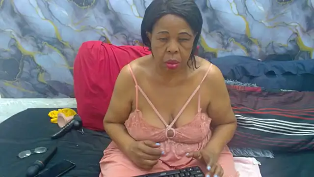 SEXY MATURExx online show from May 6, 2026, 4:44 pm
