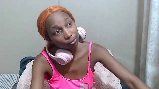 Snapshot of ExtraDoll chatting on March 15, 2026, 8:32 am ExtraDoll online show from March 15, 2026, 8:32 am