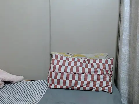 ExtraDoll online show from February 15, 2026, 6:14 am