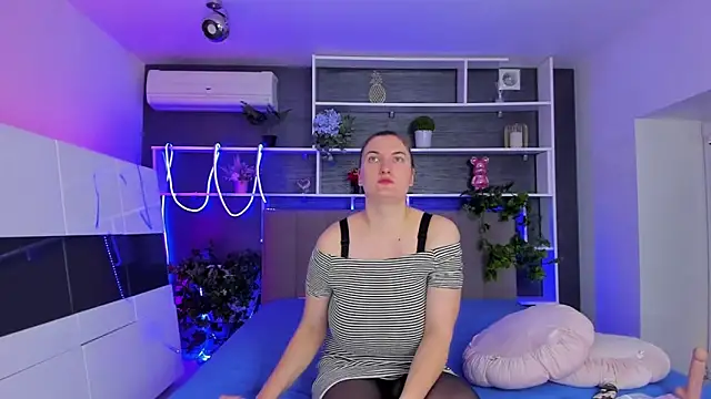 Snapshot of StephieRousee chatting on April 1, 2026, 5:31 am StephieRousee online show from April 1, 2026, 5:31 am