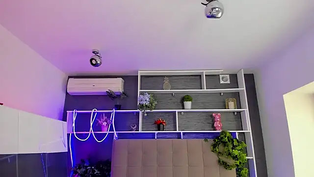 Snapshot of StephieRousee chatting on March 4, 2026, 6:32 am StephieRousee online show from March 4, 2026, 6:32 am