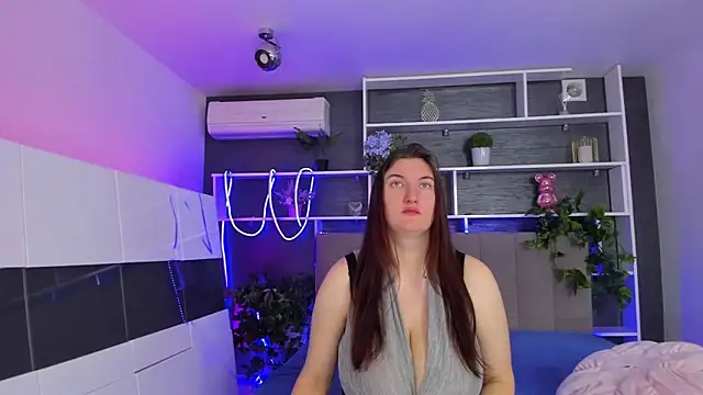 Snapshot of StephieRousee chatting on April 8, 2026, 5:20 am StephieRousee online show from April 8, 2026, 5:20 am