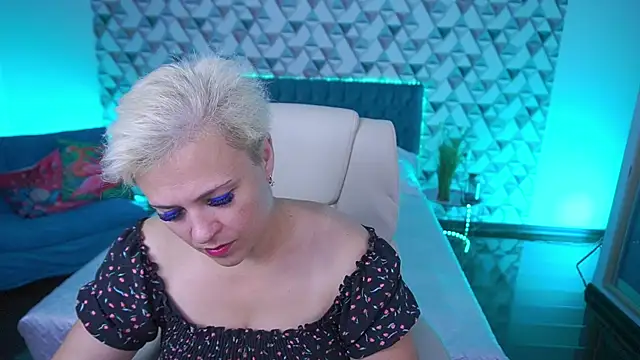 CrystalVibe online show from June 13, 2026, 5:27 am