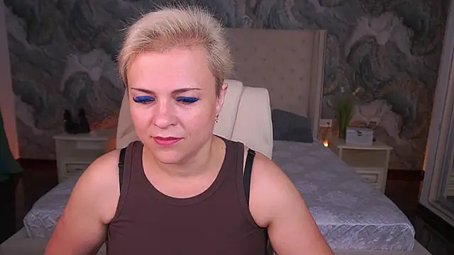 CrystalVibe online show from June 19, 2026, 5:46 am