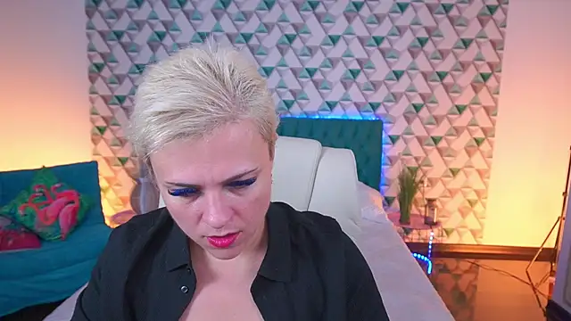 CrystalVibe online show from June 14, 2026, 6:36 am