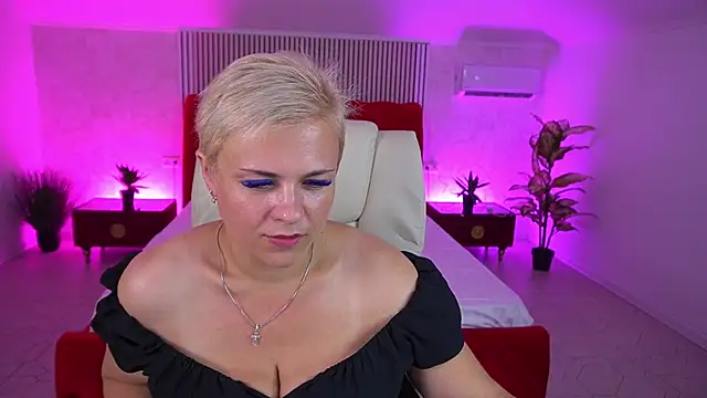 CrystalVibe online show from July 1, 2026, 8:53 pm