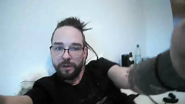 Snapshot of HornyBS92 chatting on January 6, 2026, 8:51 am HornyBS92 online show from January 6, 2026, 8:51 am