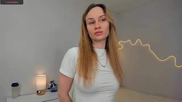 Snapshot of Kirawithvibe chatting on May 11, 2026, 1:40 am Kirawithvibe online show from May 11, 2026, 1:40 am
